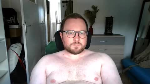 jeuneloup92 online show from September 20, 2025, 7:31 am