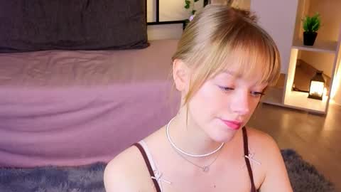 Gwen online show from February 19, 2026, 8:49 pm