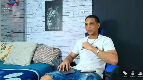 jhay_wheeler777 online show from October 6, 2025, 4:21 am