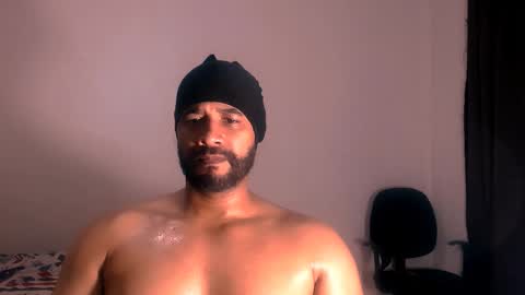 En moreno online show from November 22, 2025, 1:37 am