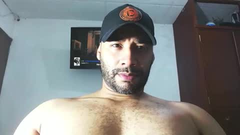 En moreno online show from December 15, 2025, 1:10 am