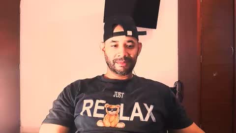 En moreno online show from December 16, 2025, 7:19 pm