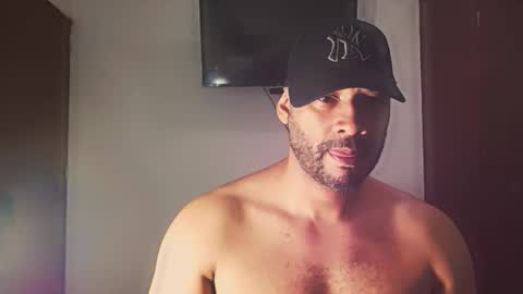 En moreno online show from December 17, 2025, 8:09 am