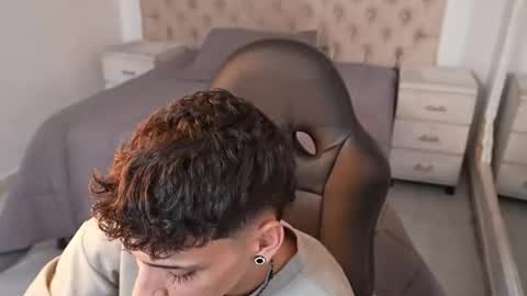 jhoanleandro online show from February 27, 2026, 4:45 am