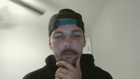 Snapshot of jholls chatting on February 9, 2025, 4:29 pm jholls online show from February 9, 2025, 4:29 pm