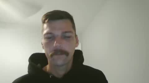 Snapshot of jholls chatting on March 10, 2025, 1:01 am jholls online show from March 10, 2025, 1:01 am