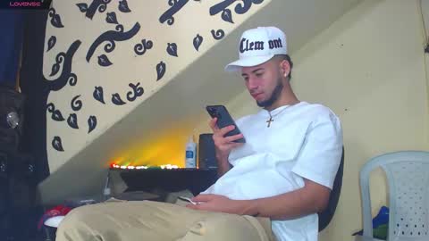 Snapshot of jhon_malo chatting on February 25, 2026, 9:13 pm jhon_malo online show from February 25, 2026, 9:13 pm