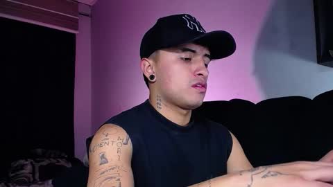 jhon_mendoza_ online show from October 8, 2025, 4:10 am