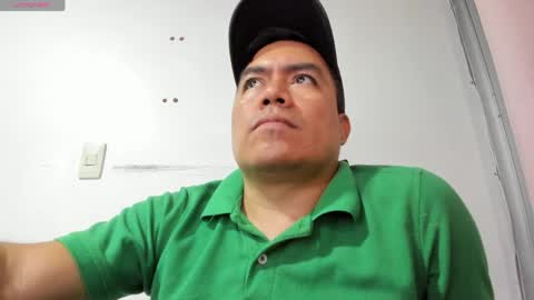 jhonatan_morales_s online show from April 19, 2026, 2:11 am