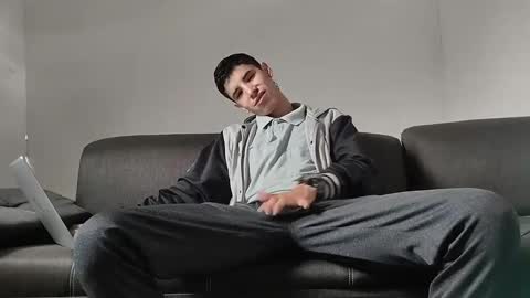 jhon online show from December 10, 2024, 4:17 pm