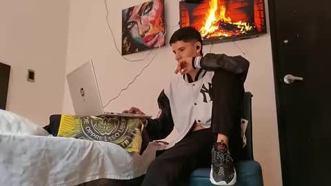 jhon online show from January 21, 2025, 1:54 pm