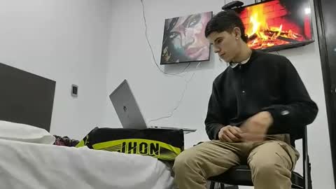 jhon online show from January 28, 2025, 8:36 pm