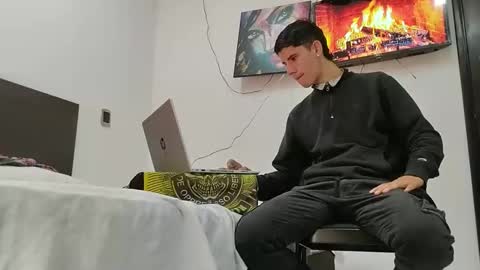 jhon online show from January 29, 2025, 3:15 pm