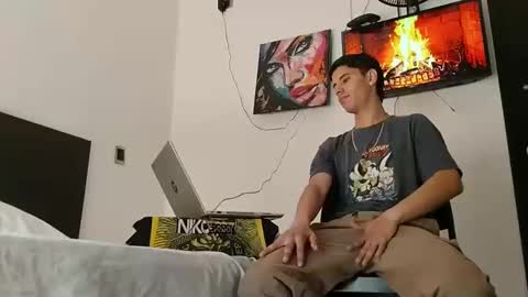 jhon online show from January 30, 2025, 3:19 pm