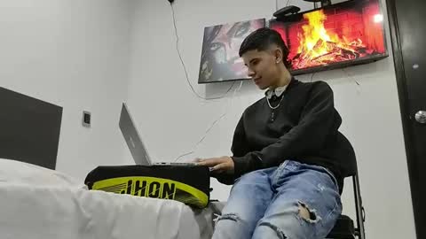 jhon online show from February 2, 2025, 3:32 am