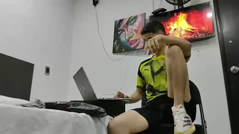 jhon online show from February 3, 2025, 12:47 am