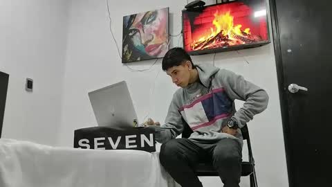 jhon online show from February 25, 2025, 4:21 pm