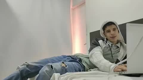 jhon online show from February 27, 2025, 7:58 pm