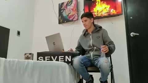 jhon online show from February 28, 2025, 7:14 pm