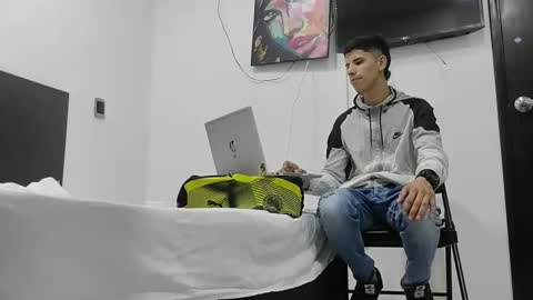 jhon online show from March 12, 2025, 7:28 pm