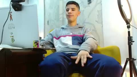 jhon online show from October 20, 2025, 8:53 pm