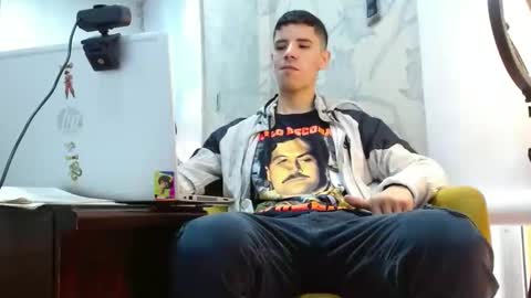 jhon online show from October 22, 2025, 1:33 pm