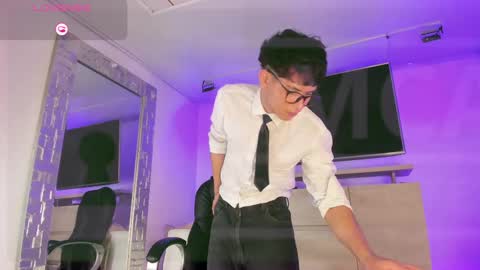 JHONNATHAN online show from September 12, 2025, 9:15 pm