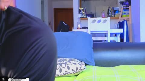 jhonny and friend online show from October 12, 2025, 9:14 pm