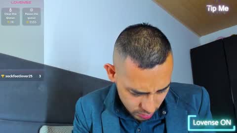 Snapshot of jhonyalzate chatting on September 27, 2025, 11:32 pm Jhony Alzate online show from September 27, 2025, 11:32 pm