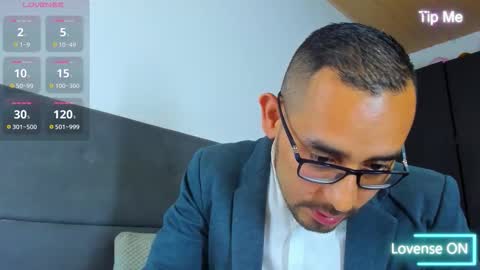 Snapshot of jhonyalzate chatting on October 3, 2025, 2:19 am Jhony Alzate online show from October 3, 2025, 2:19 am