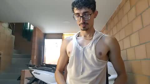 Jhosuamoore  online show from April 9, 2026, 2:22 pm