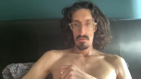 Snapshot of jiggz1986 chatting on January 14, 2025, 10:38 am Jigz1986 online show from January 14, 2025, 10:38 am