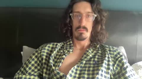 Snapshot of jiggz1986 chatting on February 19, 2025, 12:00 pm Jigz1986 online show from February 19, 2025, 12:00 pm