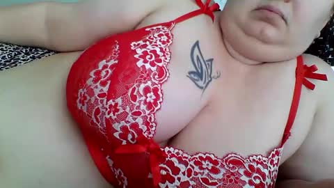 jilliciious2016 online show from May 7, 2026, 7:14 am