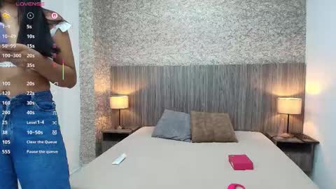 Snapshot of jimena_salazar chatting on February 8, 2026, 11:24 am Jimena Salazar online show from February 8, 2026, 11:24 am