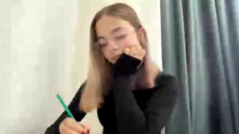 Steff online show from October 17, 2025, 7:33 am