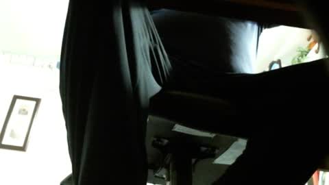 jimwellhung online show from November 5, 2025, 4:12 am