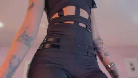 Jinx  online show from October 16, 2025, 2:29 pm