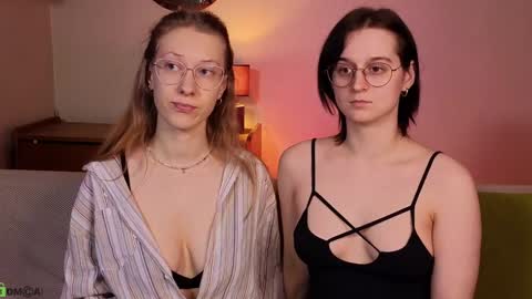 Snapshot of jitoon_exe chatting on January 11, 2025, 4:25 pm Hey Guys We are Julia ginger  Tina brunette online show from January 11, 2025, 4:25 pm