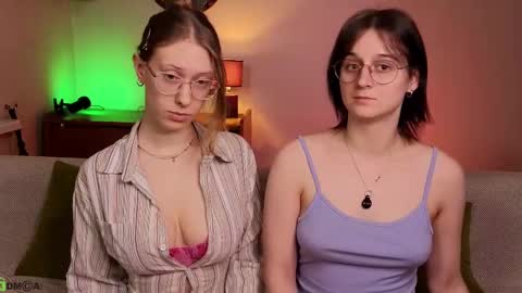 Snapshot of jitoon_exe chatting on February 16, 2025, 6:43 pm Hey Guys We are Julia ginger  Tina brunette online show from February 16, 2025, 6:43 pm
