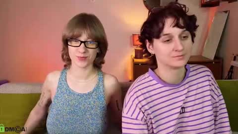 Snapshot of jitoon_exe chatting on October 19, 2025, 5:46 pm Hey Guys We are Julia ginger  Tina brunette online show from October 19, 2025, 5:46 pm