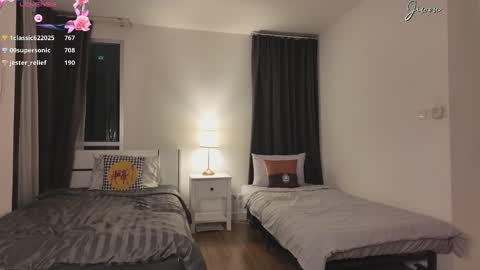 Snapshot of jiwon4u chatting on February 22, 2025, 3:47 pm Jiwon online show from February 22, 2025, 3:47 pm