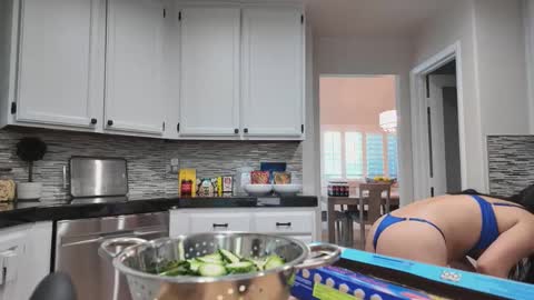 Snapshot of jiwon4u chatting on September 14, 2025, 12:43 am Jiwon online show from September 14, 2025, 12:43 am