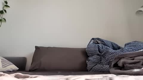 jizzysinn_69 online show from February 25, 2026, 11:53 am