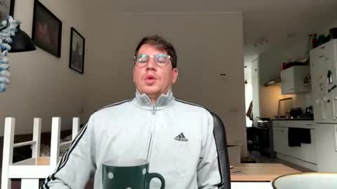 Snapshot of jjd8 chatting on October 26, 2025, 12:22 pm jjd8 online show from October 26, 2025, 12:22 pm