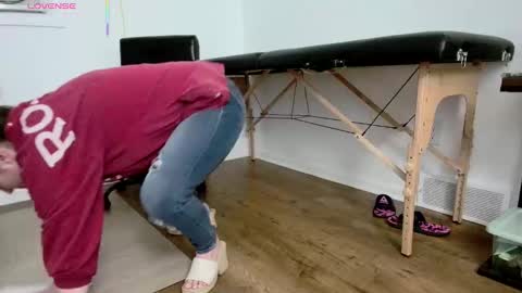 Nicole  Allen online show from March 10, 2026, 12:48 am