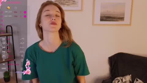 Snapshot of joan_huff chatting on October 16, 2025, 10:05 am Mia online show from October 16, 2025, 10:05 am