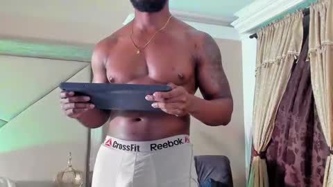 Snapshot of joan_saenz chatting on February 17, 2025, 12:43 am JOAN SAENZ online show from February 17, 2025, 12:43 am