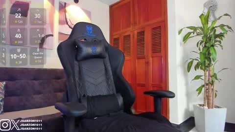 joan_soto online show from September 9, 2025, 2:05 pm