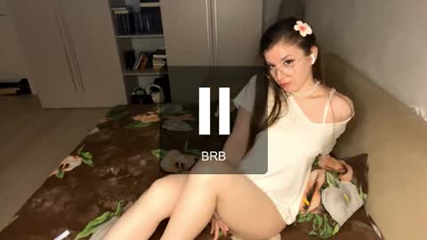 Adel online show from October 9, 2025, 10:19 pm